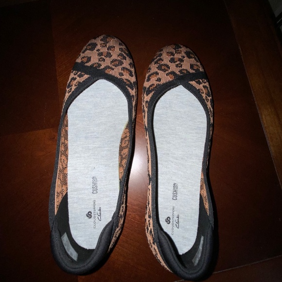 CLARKS LEOPARD PRINT KNIT BALLET FLAT 8W. CLOUDSTEPPER - Picture 2 of 10
